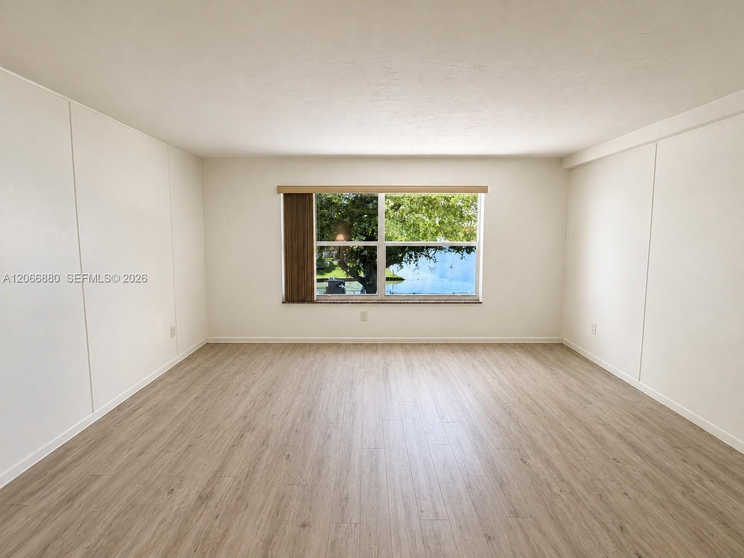 1720 W 75th Street Property Photo 17