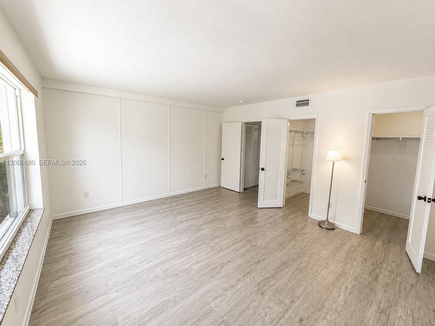 1720 W 75th Street Property Photo 19