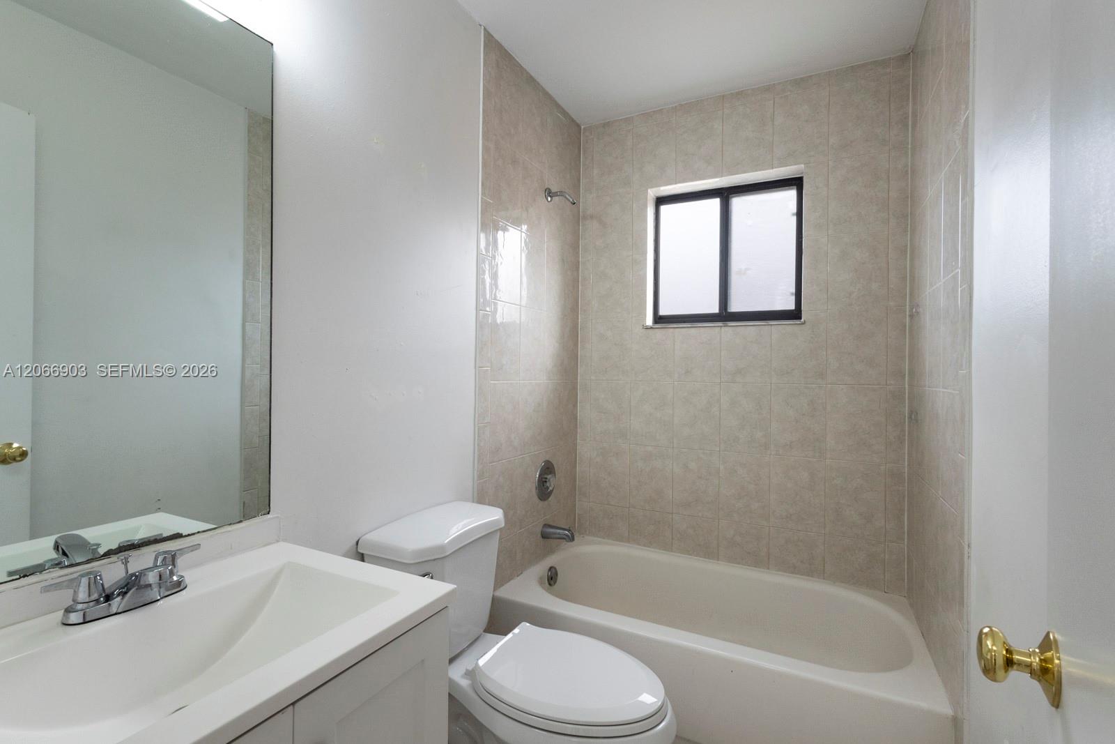 A12066903 Property Photo 10