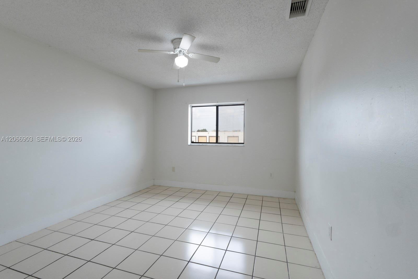 A12066903 Property Photo 12