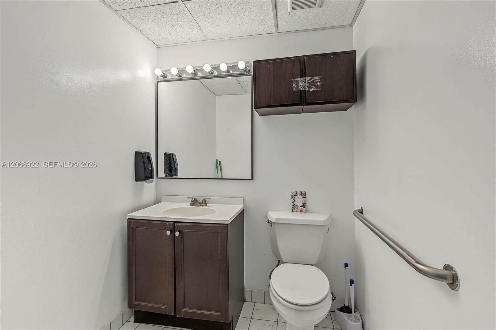 4851 Nw 79th Avenue Property Photo 10