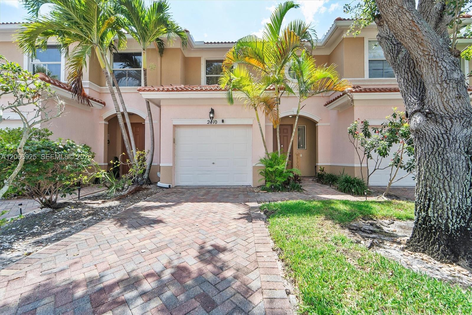 2410 Seminole Palms Drive Property Photo 1