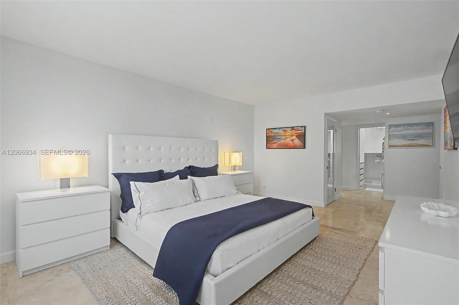 2301 Collins Avenue 908 Property Photo 12