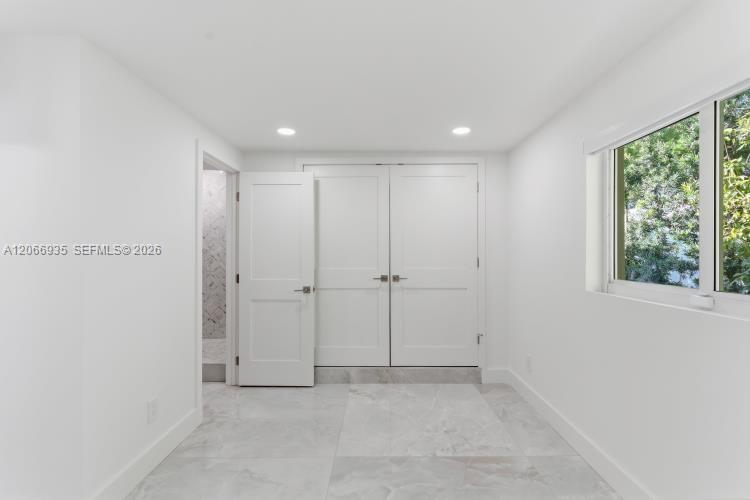 291 E Shore Drive E 0 Property Photo 21