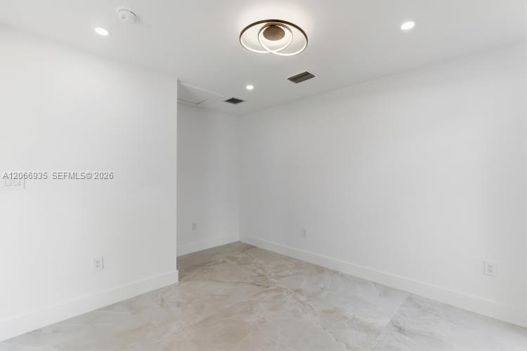 291 E Shore Drive E 0 Property Photo 37