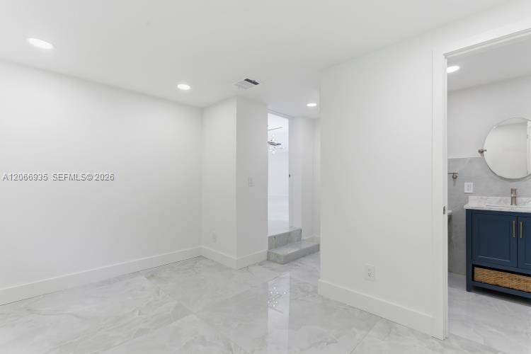 291 E Shore Drive E 0 Property Photo 49