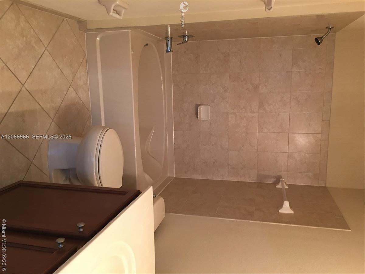 11503 Nw 89th Street 103 Property Photo 6