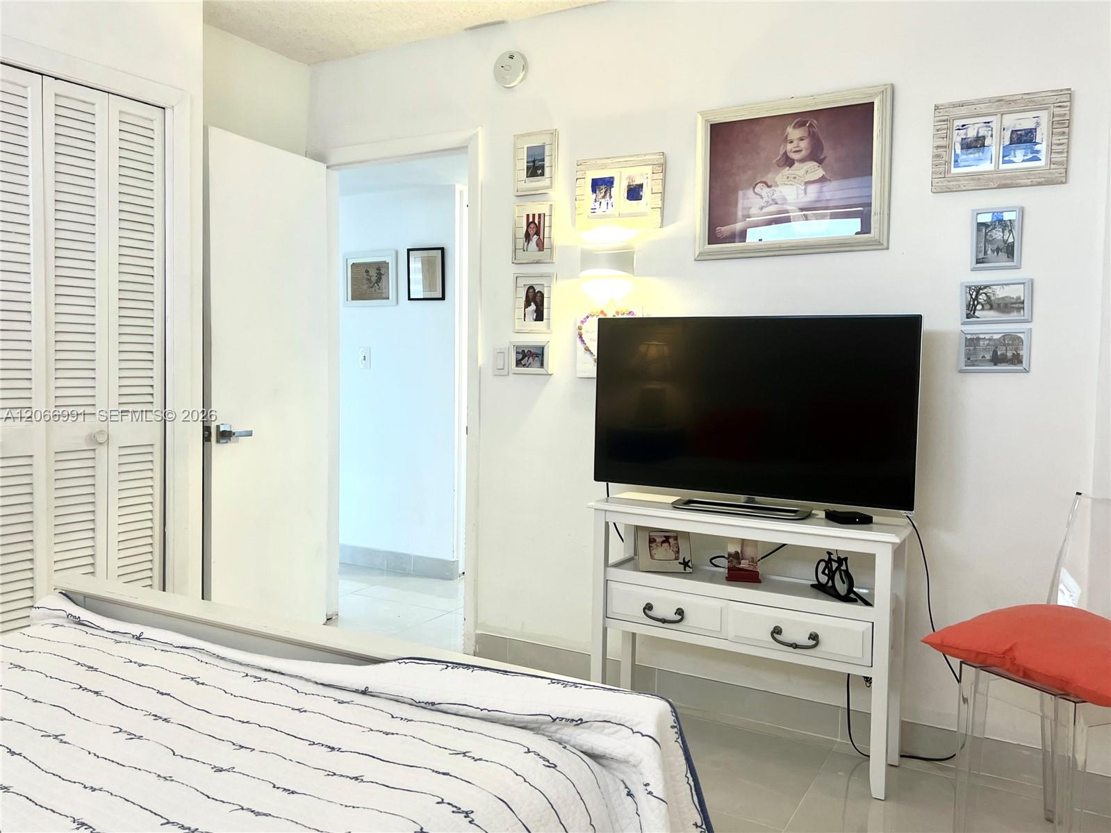 A12066991 Property Photo 28