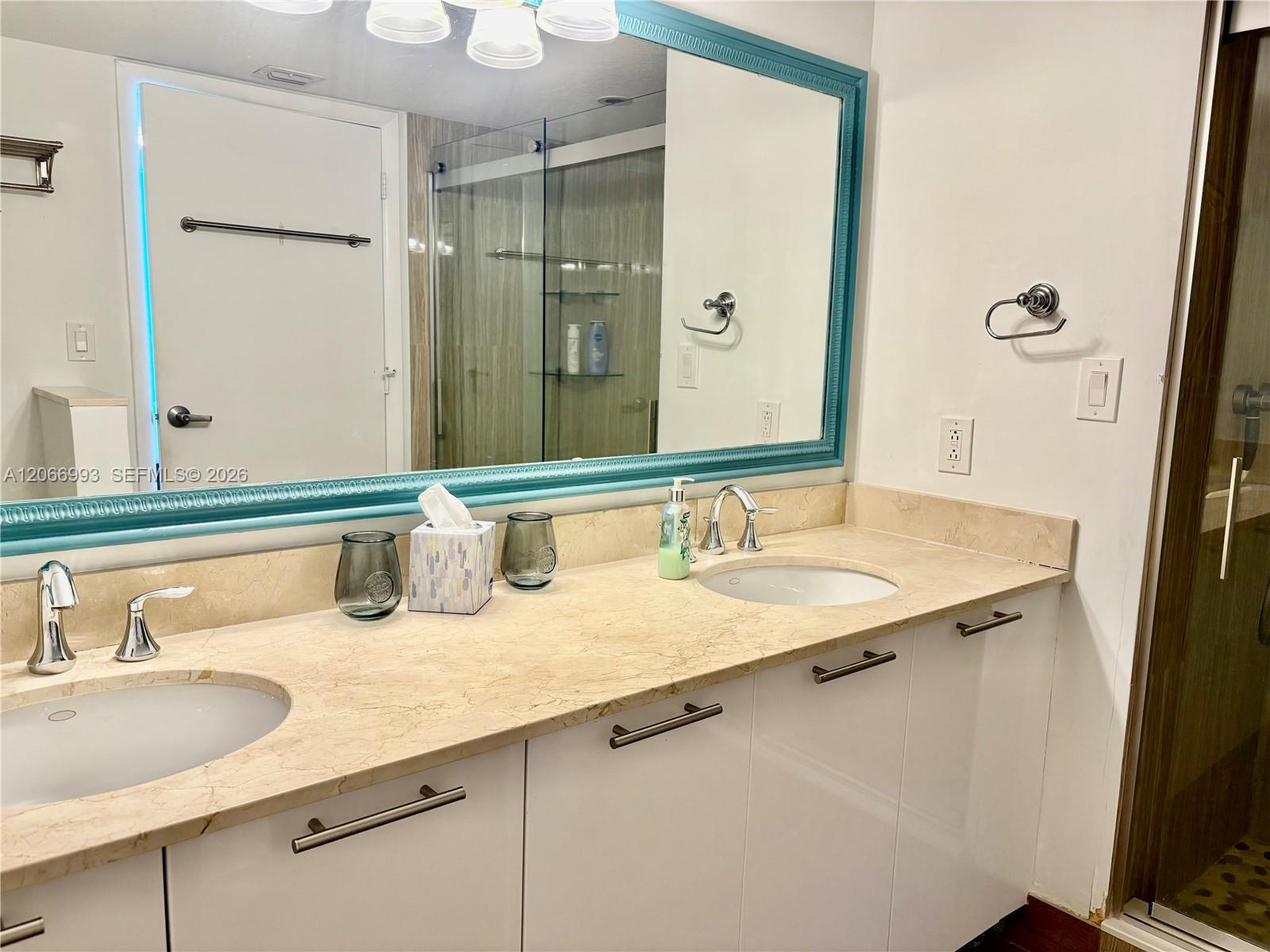 1800 N Bayshore Drive 4209 Property Photo 33