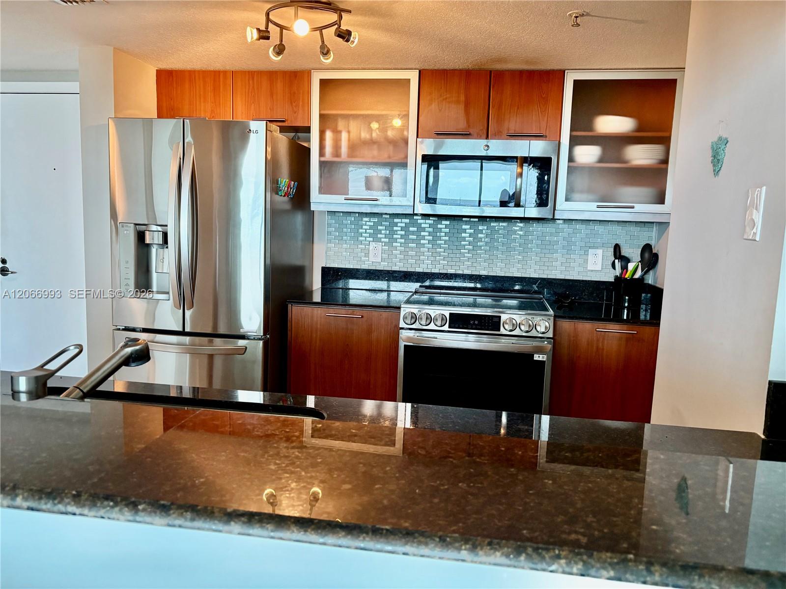 1800 N Bayshore Drive 4209 Property Photo 40