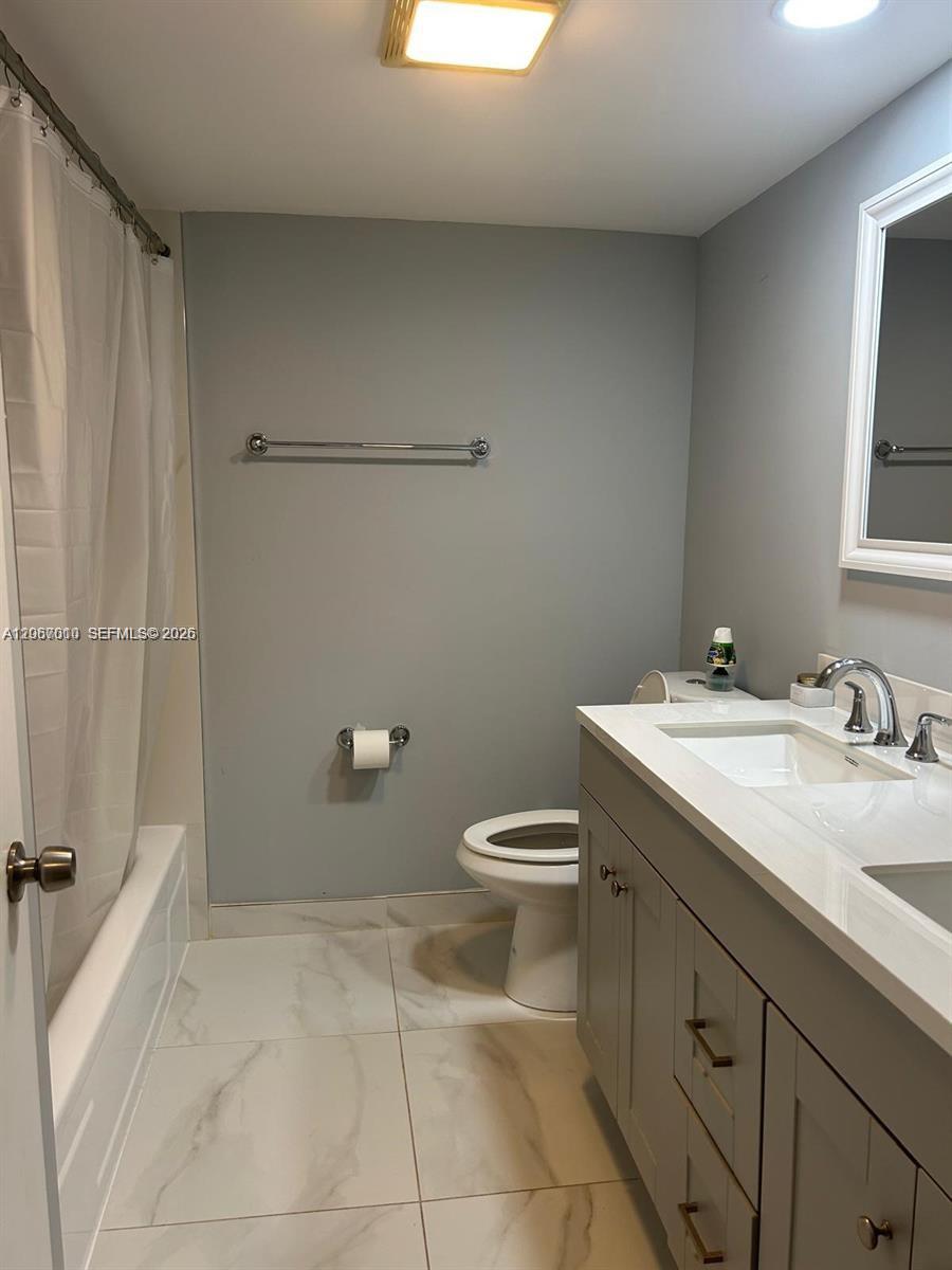 230 Lakeview Drive 209 Property Photo 4