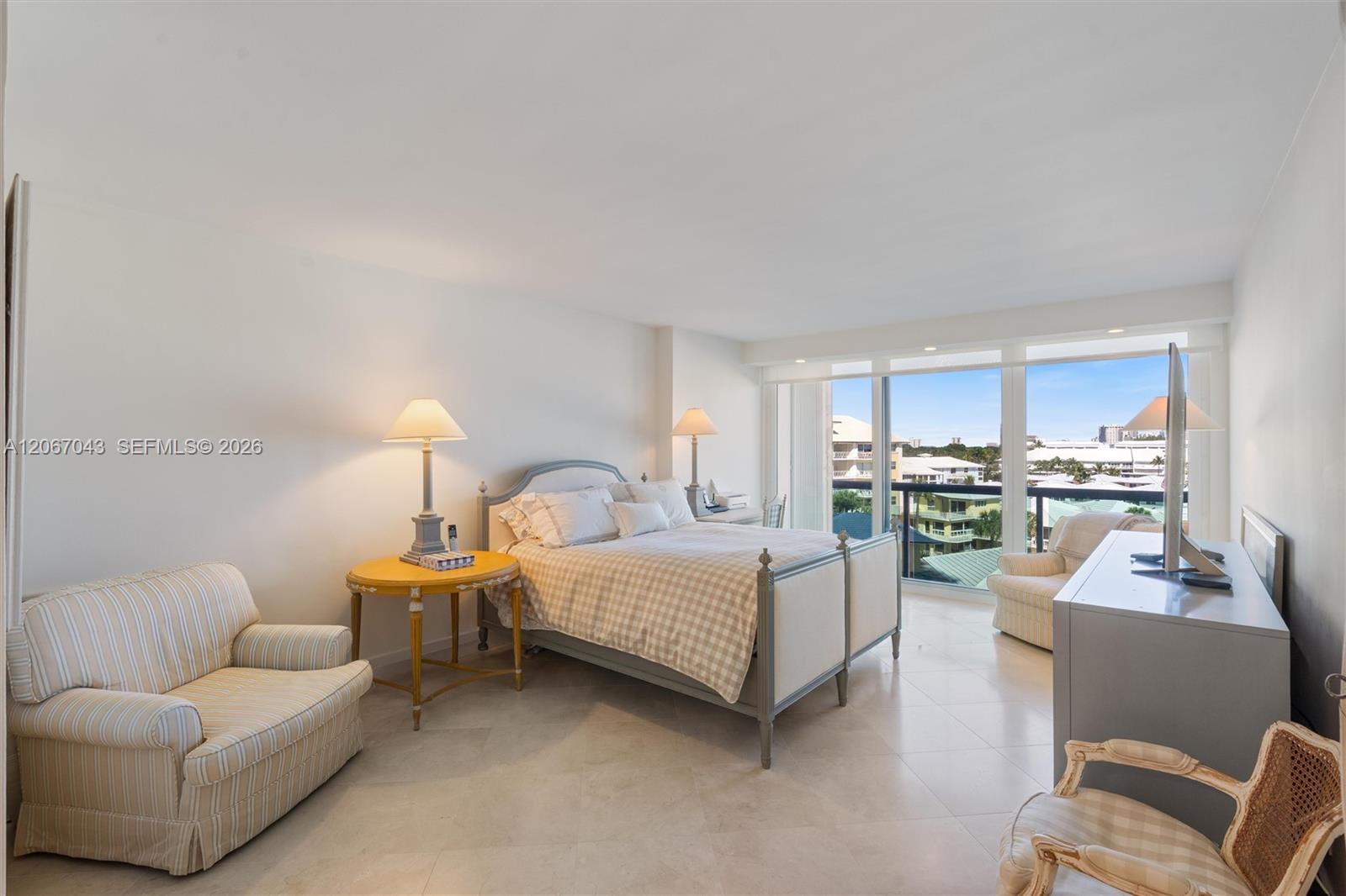 2100 S Ocean Lane 412 Property Photo 21