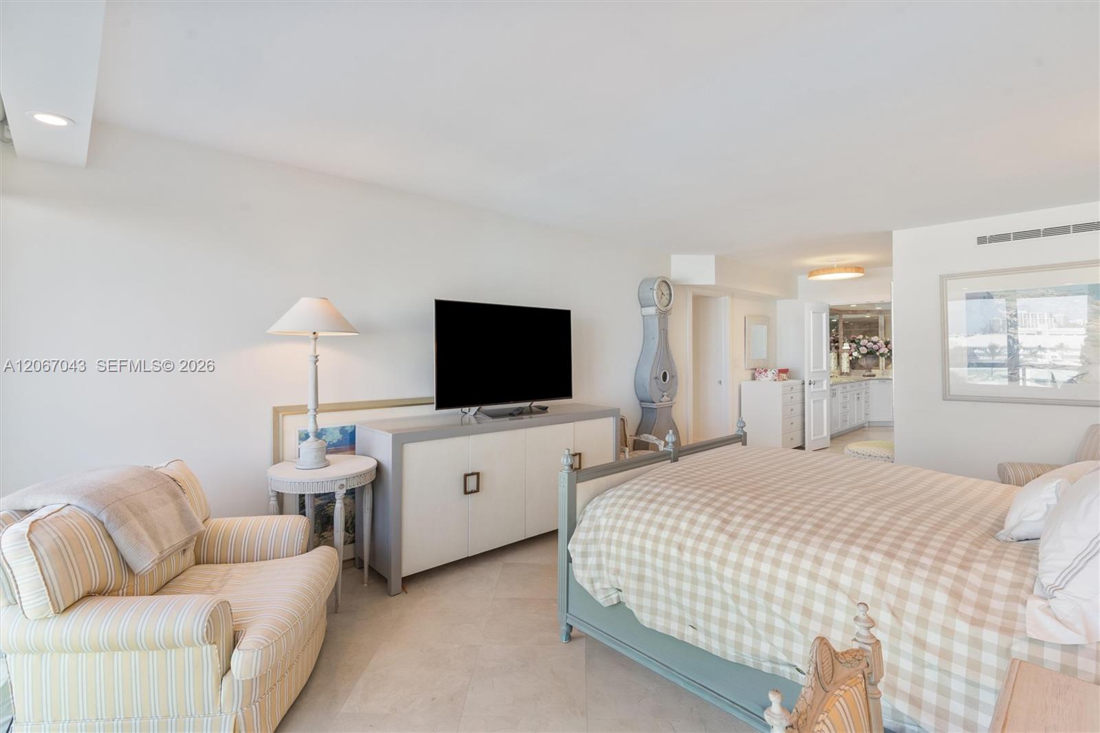 2100 S Ocean Lane 412 Property Photo 23