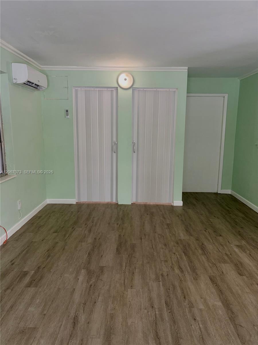12841 Green Avenue Property Photo 12