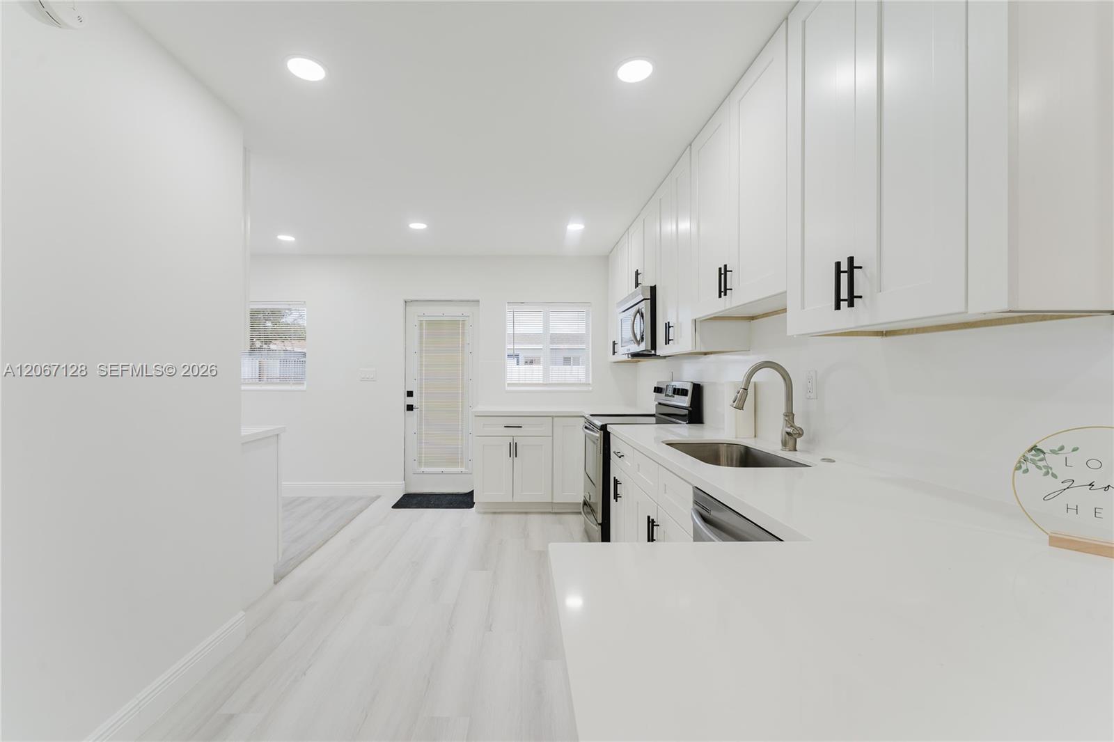 481 Ne 51st Street Property Photo 17