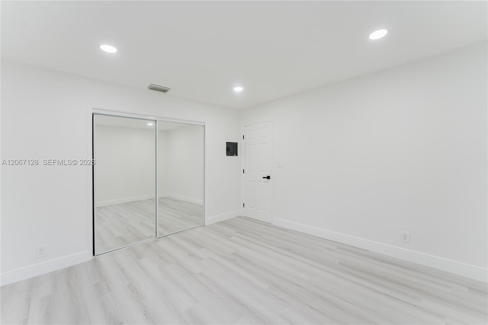 481 Ne 51st Street Property Photo 21