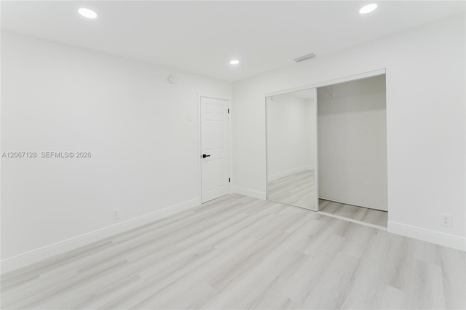 481 Ne 51st Street Property Photo 25