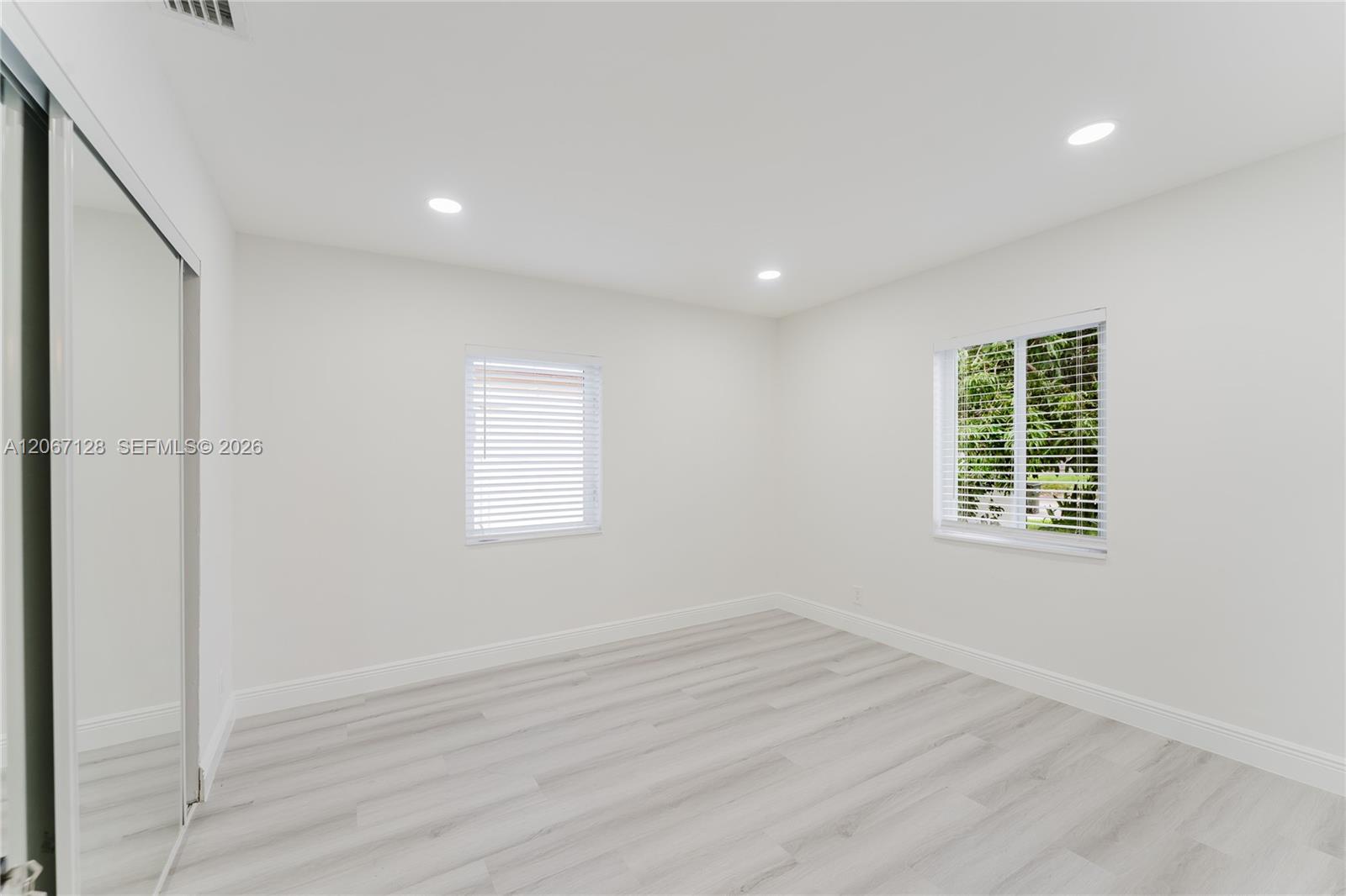 481 Ne 51st Street Property Photo 26