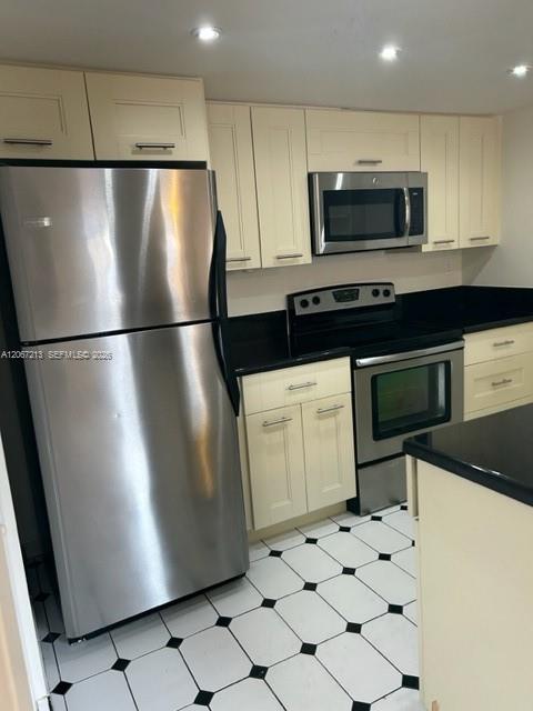 A12067213 Property Photo 11