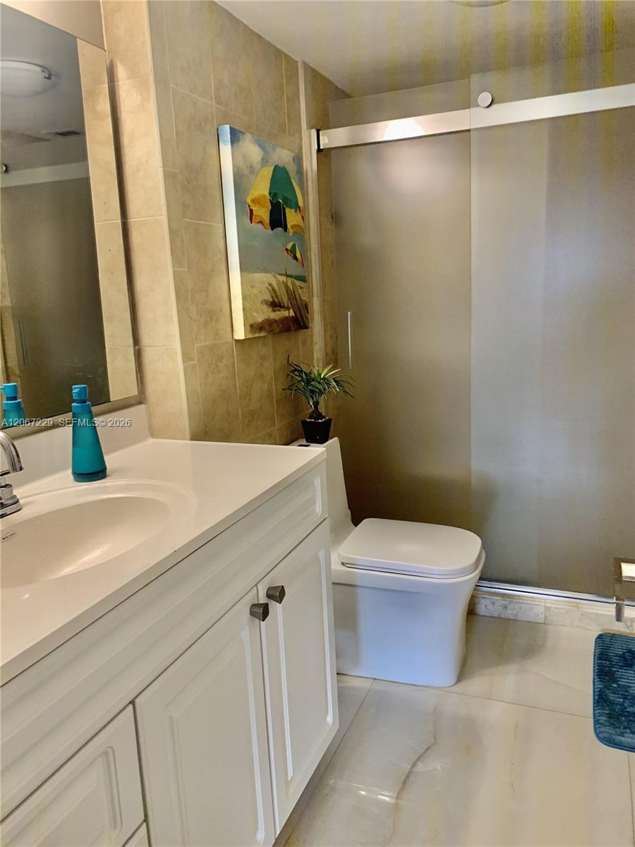 5701 Collins Avenue 1003 Property Photo 10