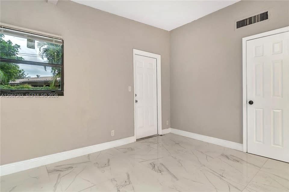 486 W Evanston Circle Property Photo 7