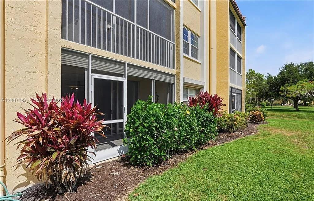 1085 Forest Lakes Drive 8102 Property Photo 27