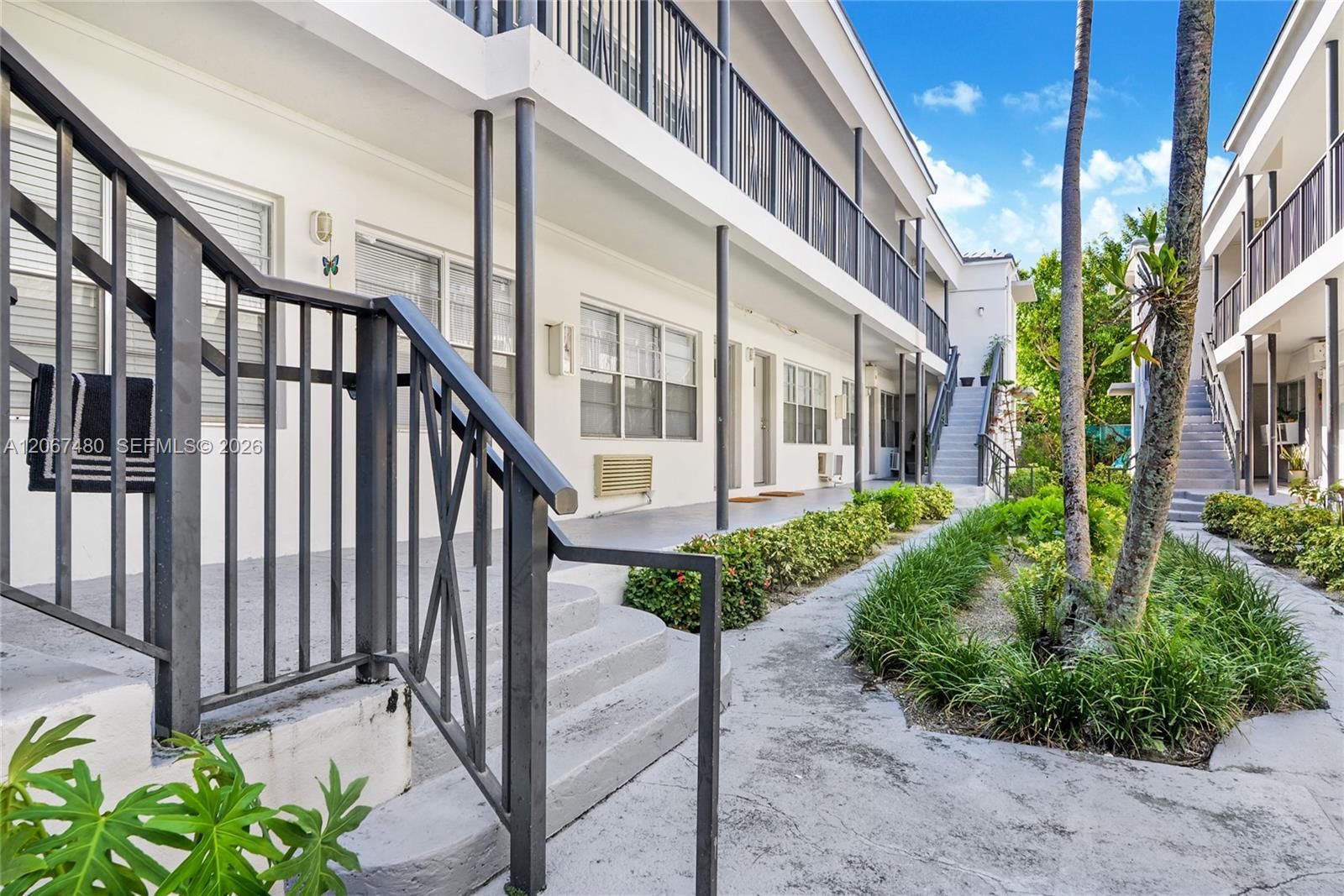 974 Biarritz Drive 11 Property Photo 5