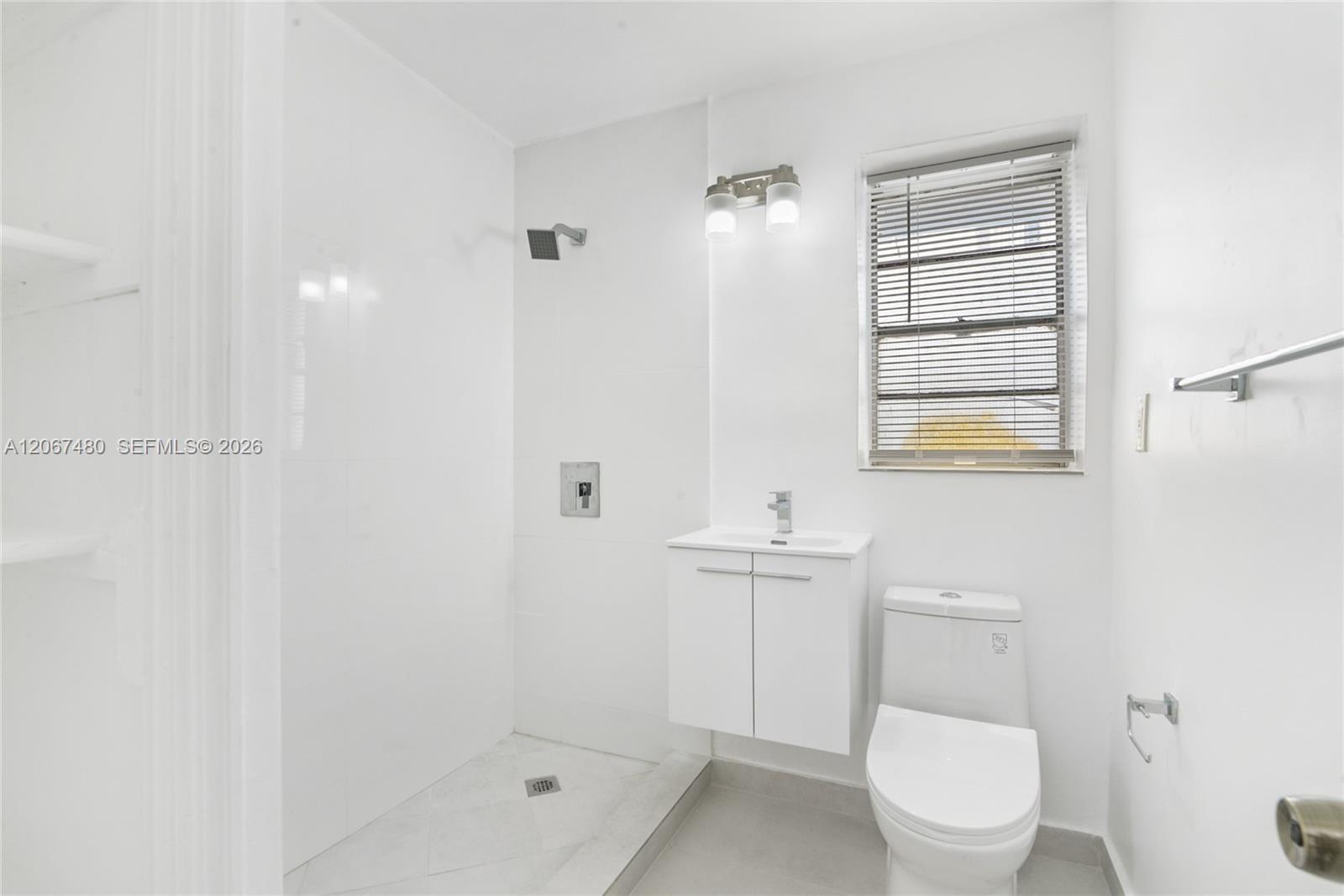 974 Biarritz Drive 11 Property Photo 10