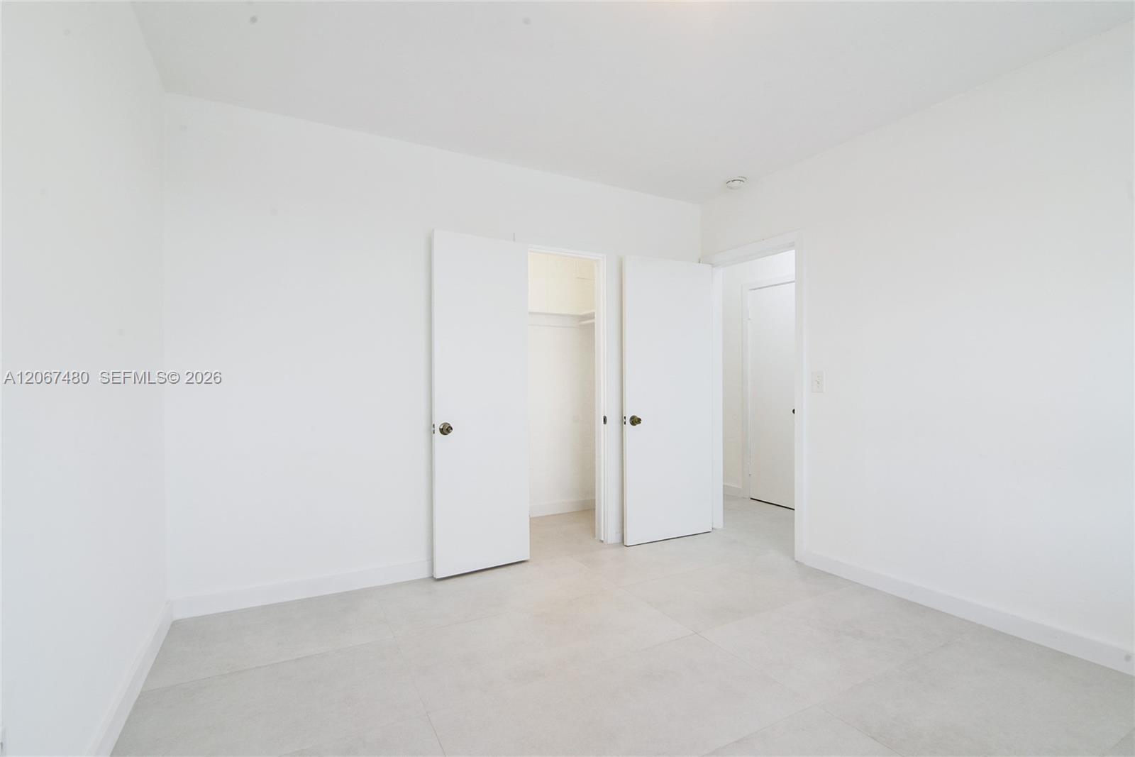 974 Biarritz Drive 11 Property Photo 12