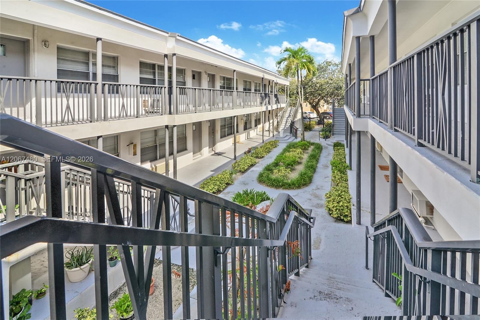 974 Biarritz Drive 11 Property Photo 13