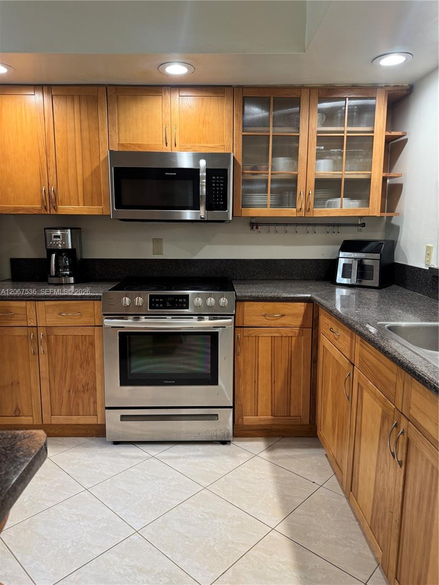 16141 Blatt Boulevard 408 Property Photo 5
