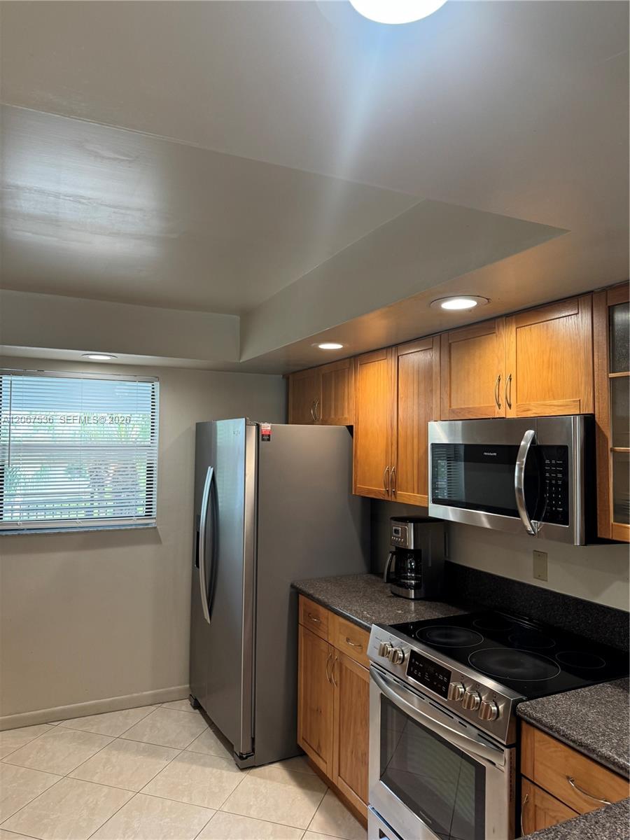 16141 Blatt Boulevard 408 Property Photo 8