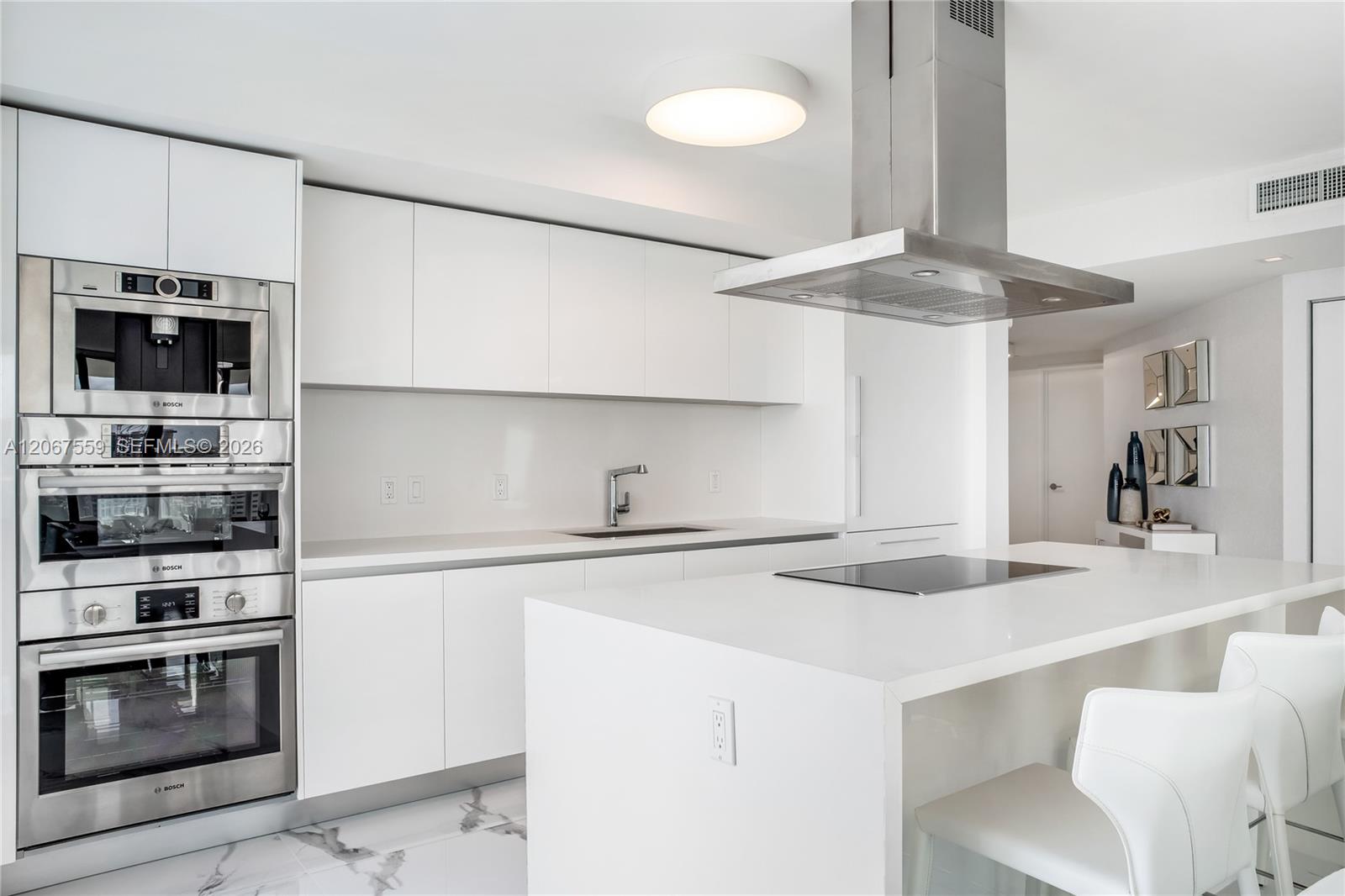 330 Sunny Isles Boulevard 5-1102 Property Photo 9