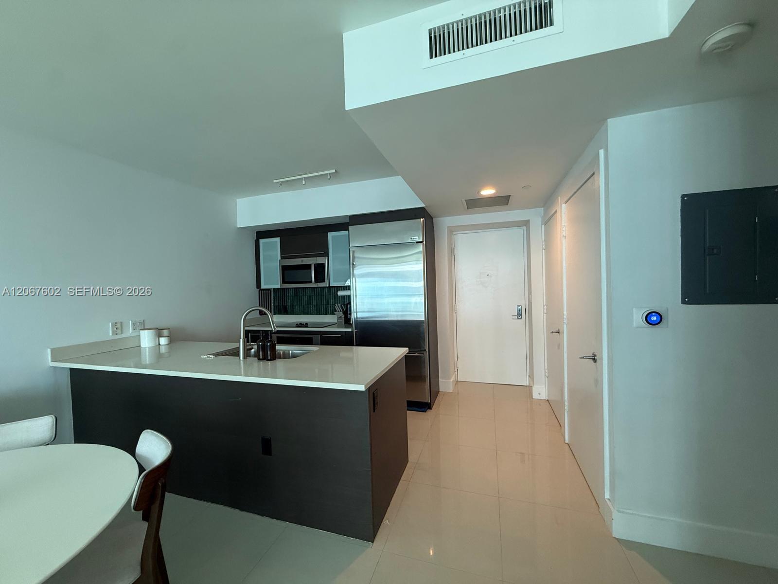 500 Brickell Avenue 2706 Property Photo 4