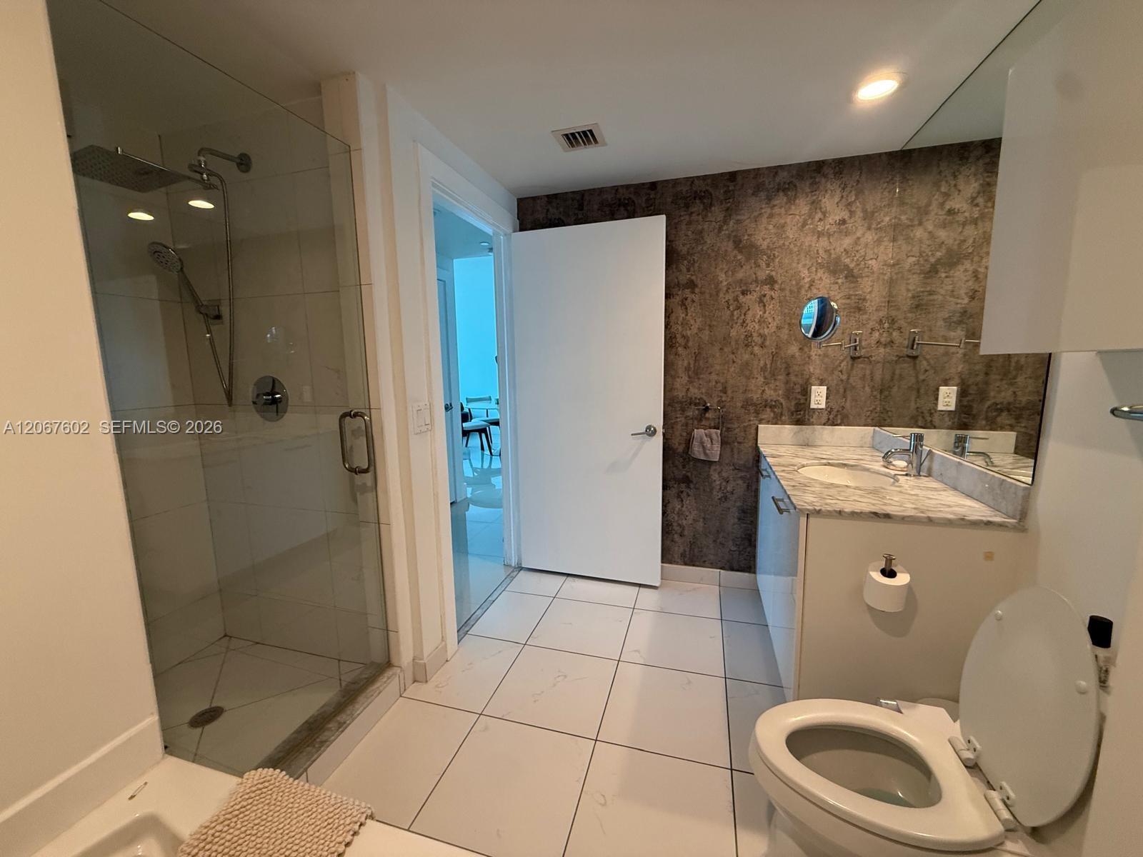 500 Brickell Avenue 2706 Property Photo 9