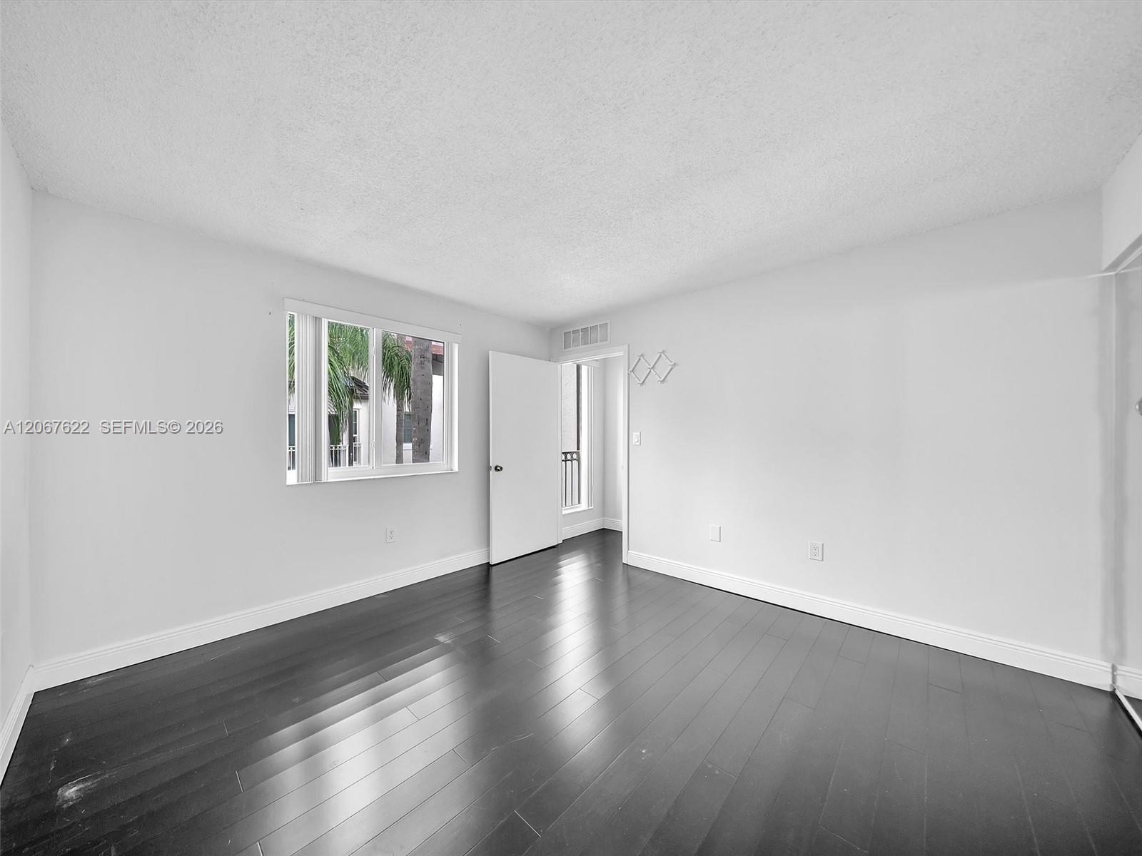 670 Nw 85th Place 11-104 Property Photo 8