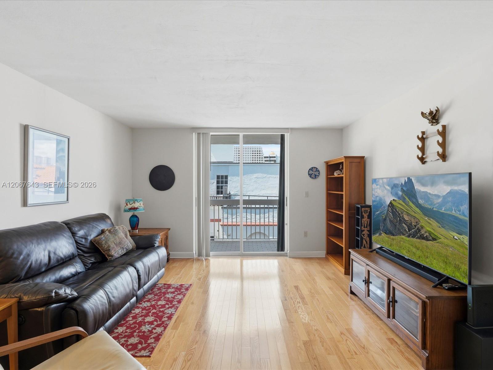 3588 Collins Avenue 504 Property Photo 4