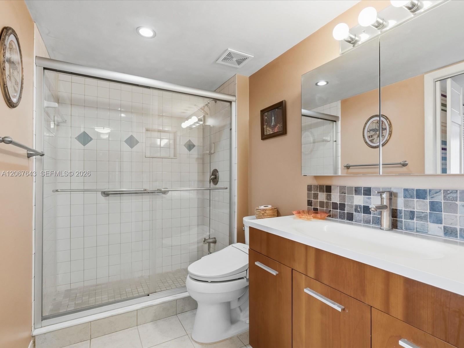 3588 Collins Avenue 504 Property Photo 15