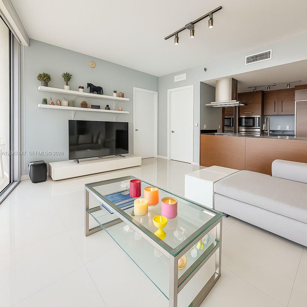 495 Brickell Avenue 5104 Property Photo 3