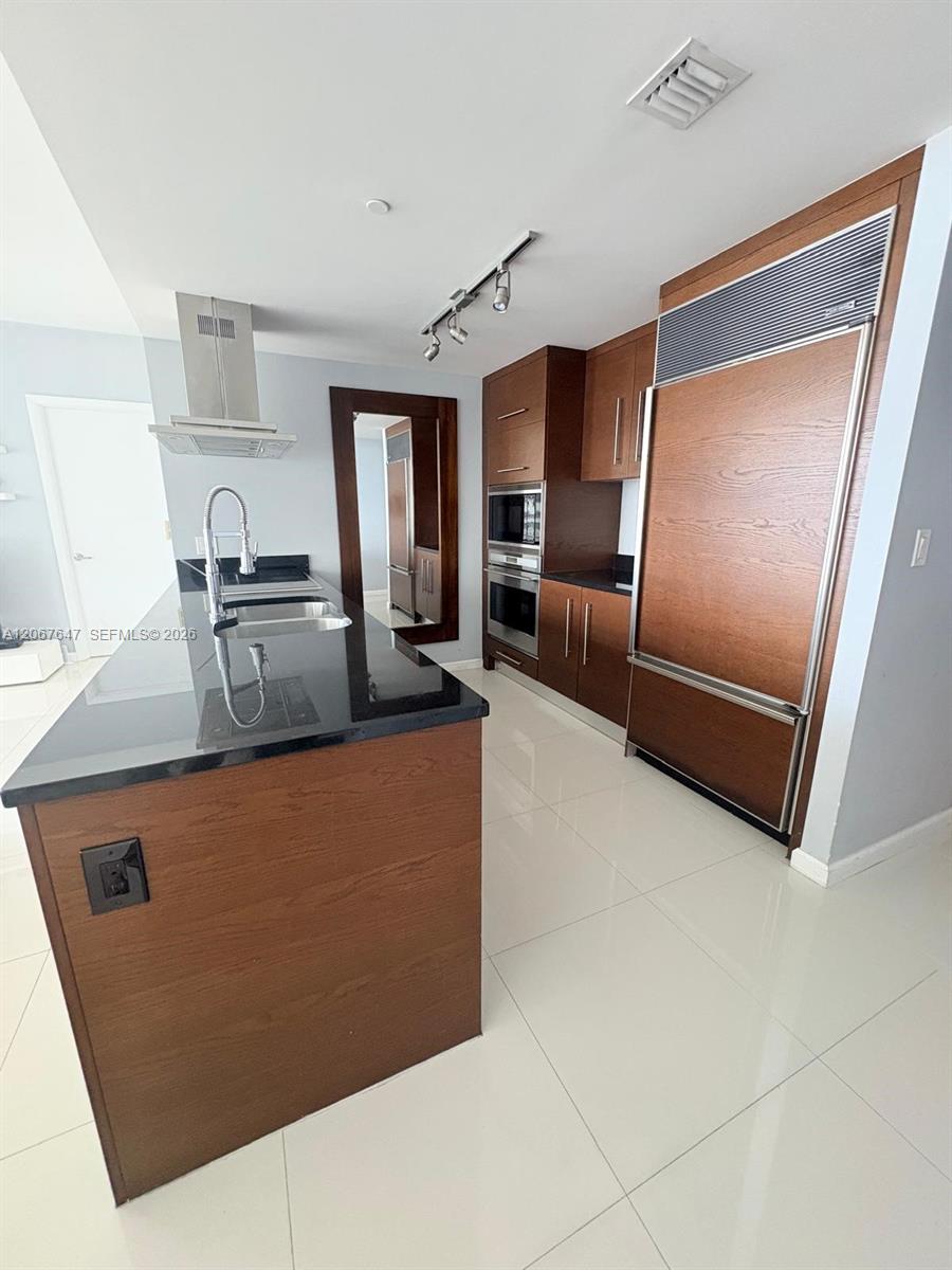 495 Brickell Avenue 5104 Property Photo 7