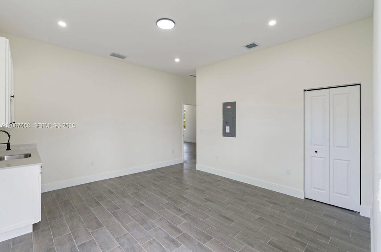 710 Peacock Avenue Property Photo 32