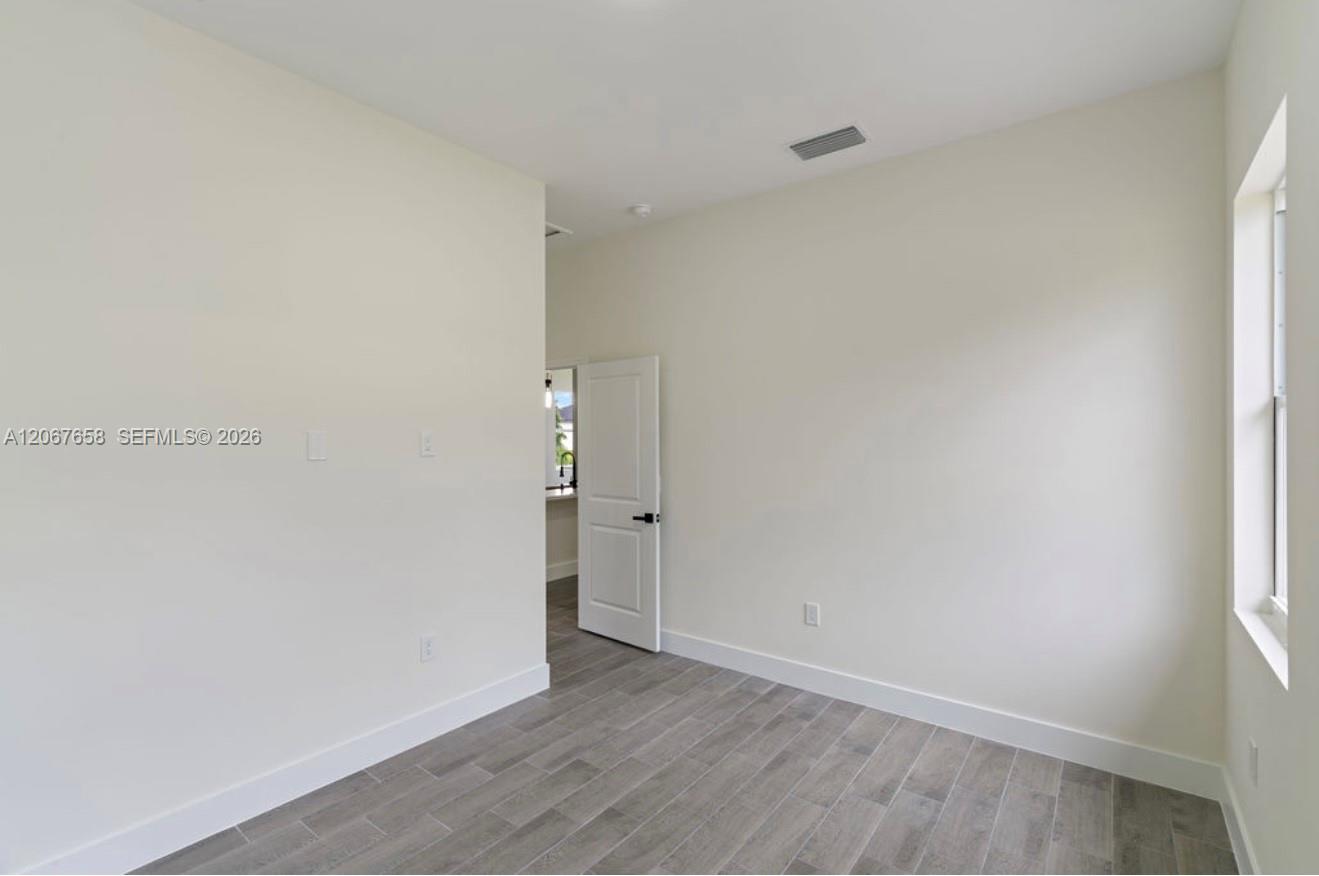 710 Peacock Avenue Property Photo 38