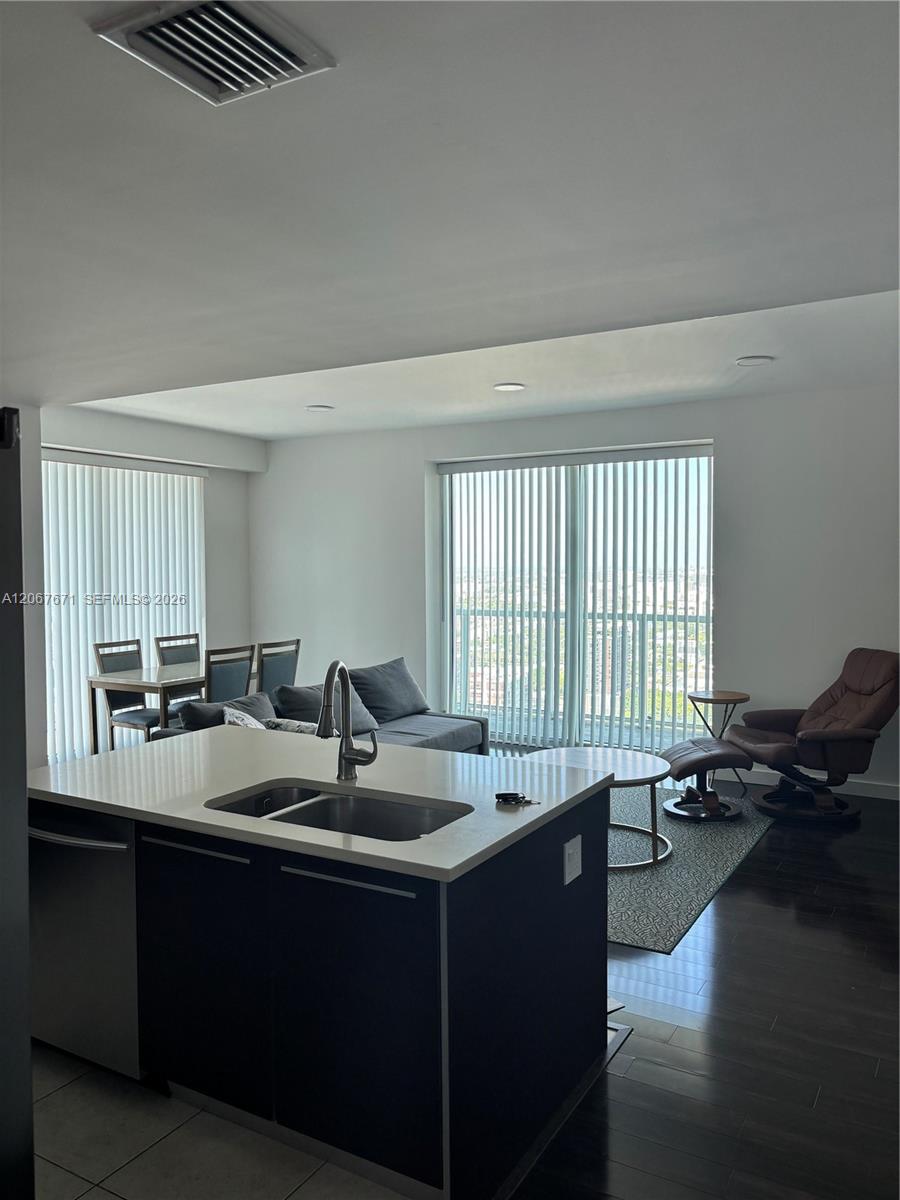 1900 N Bayshore Drive 4011 Property Photo 2