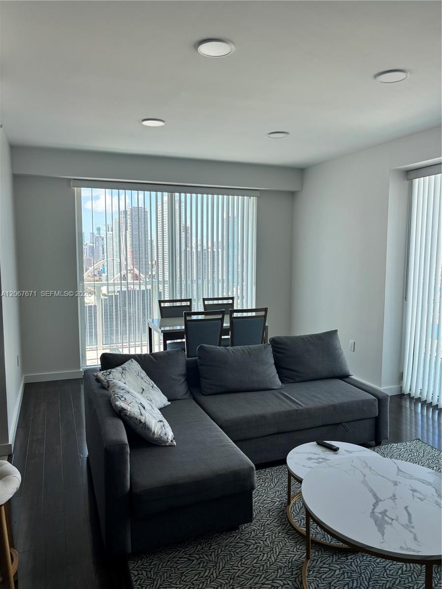1900 N Bayshore Drive 4011 Property Photo 4