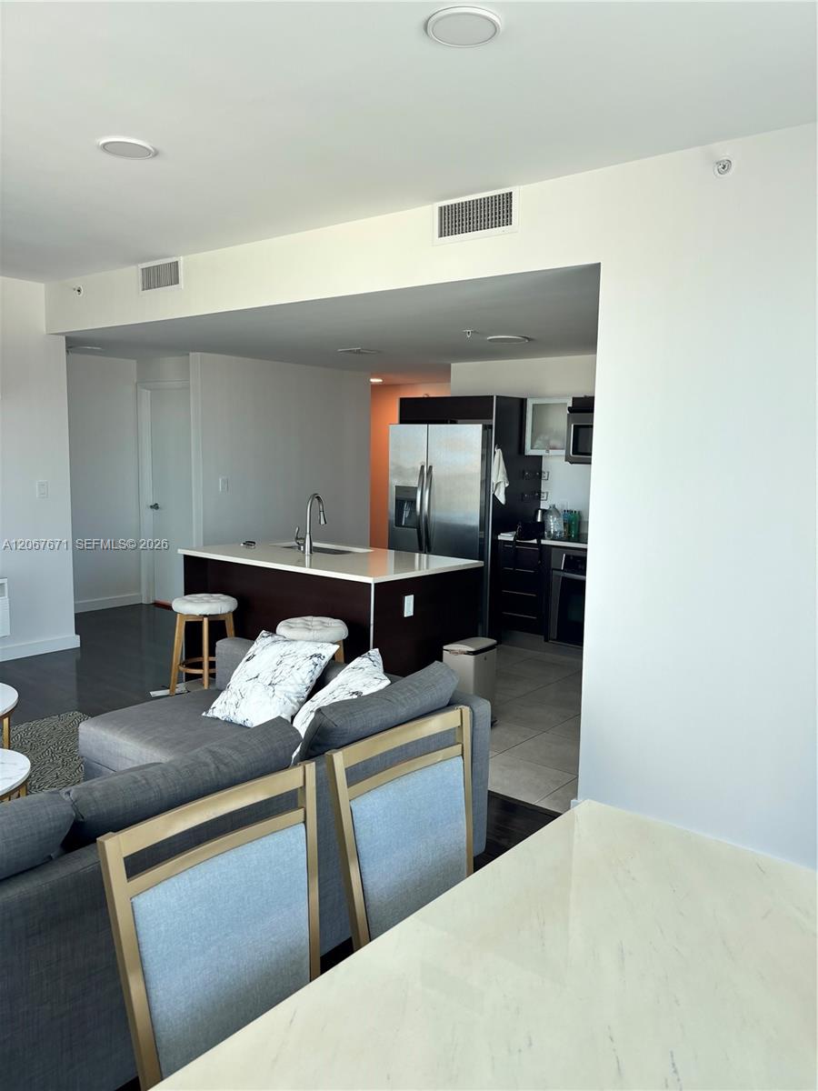 1900 N Bayshore Drive 4011 Property Photo 6
