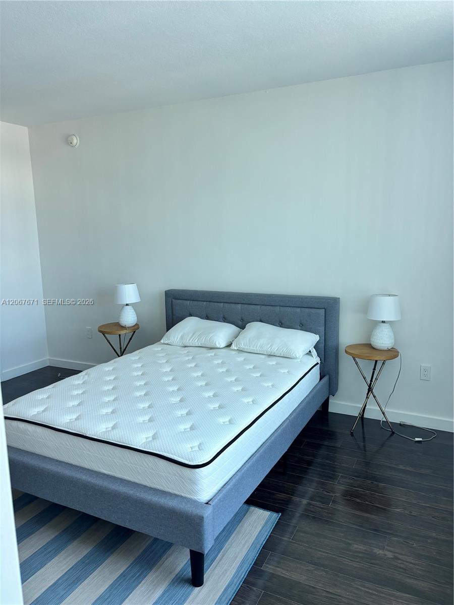 1900 N Bayshore Drive 4011 Property Photo 10