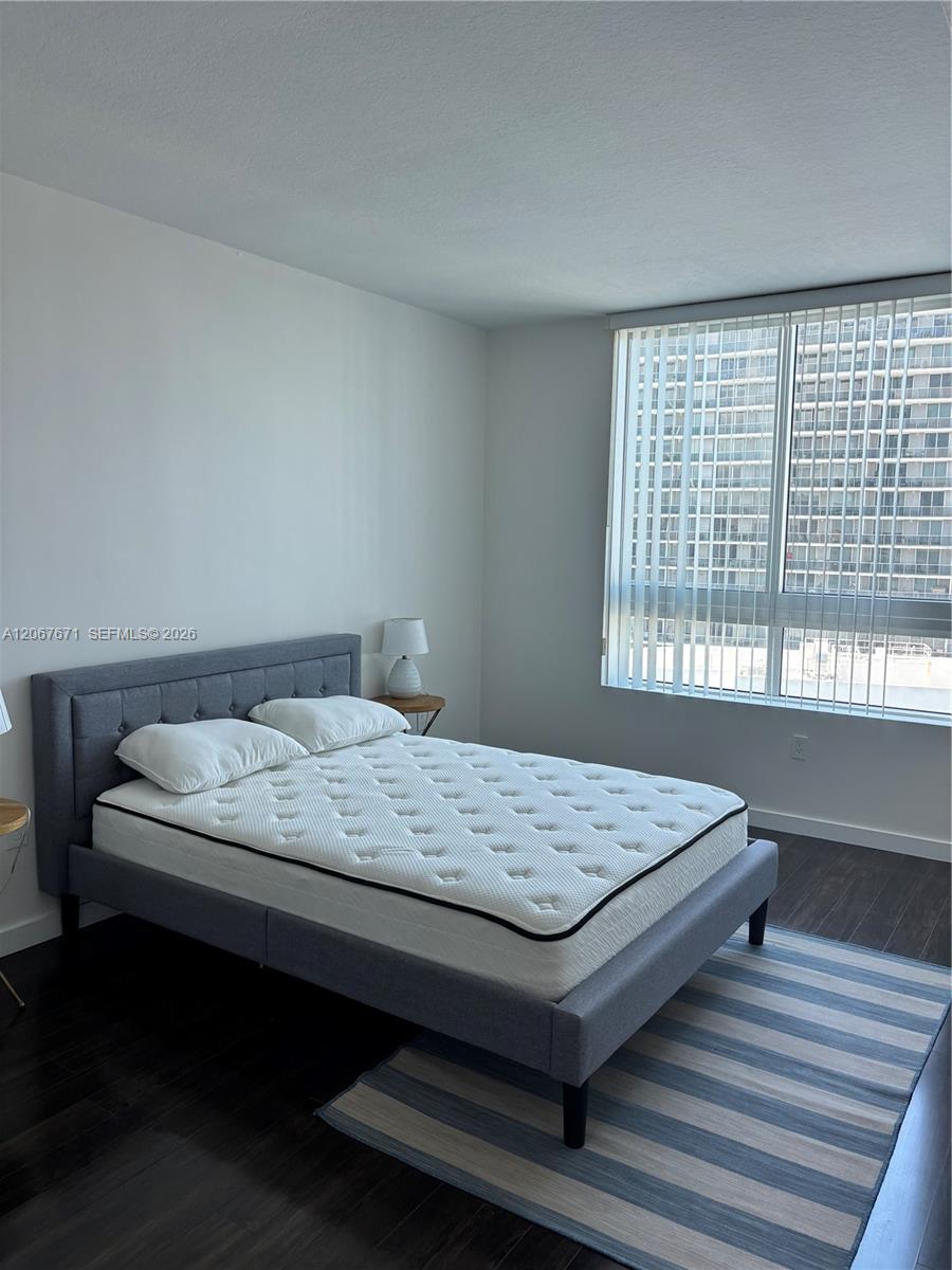 1900 N Bayshore Drive 4011 Property Photo 11