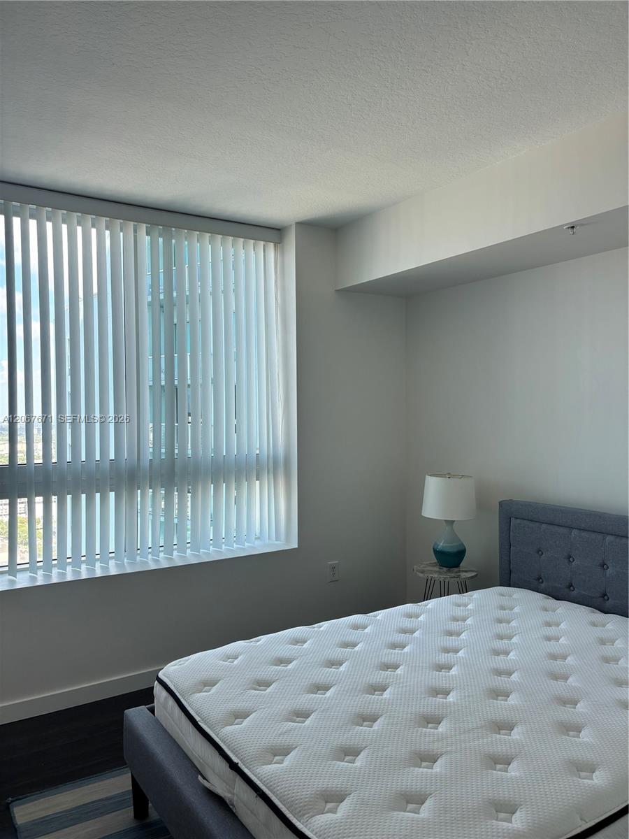 1900 N Bayshore Drive 4011 Property Photo 12