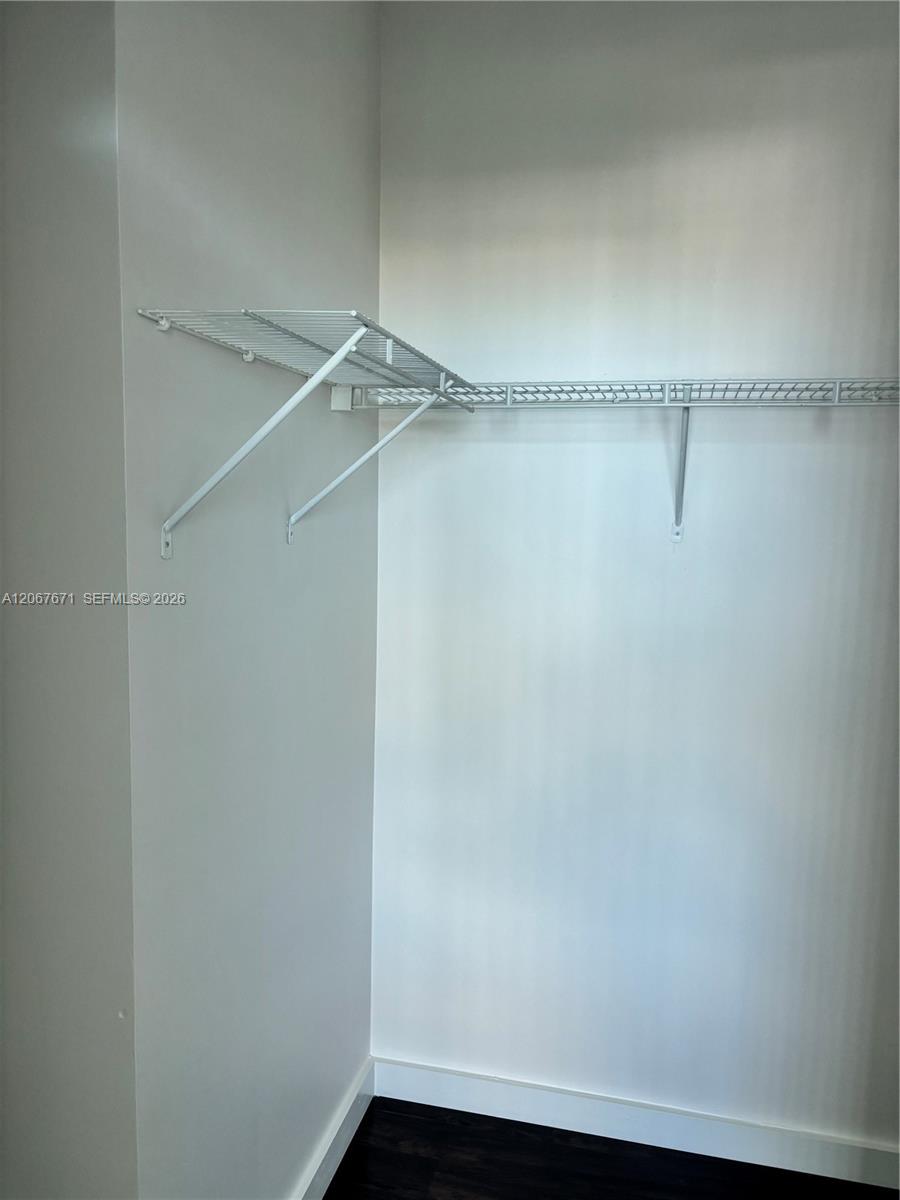 1900 N Bayshore Drive 4011 Property Photo 13