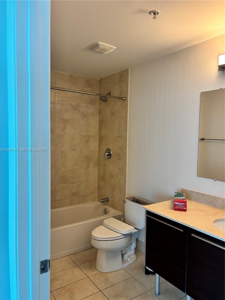 1900 N Bayshore Drive 4011 Property Photo 14